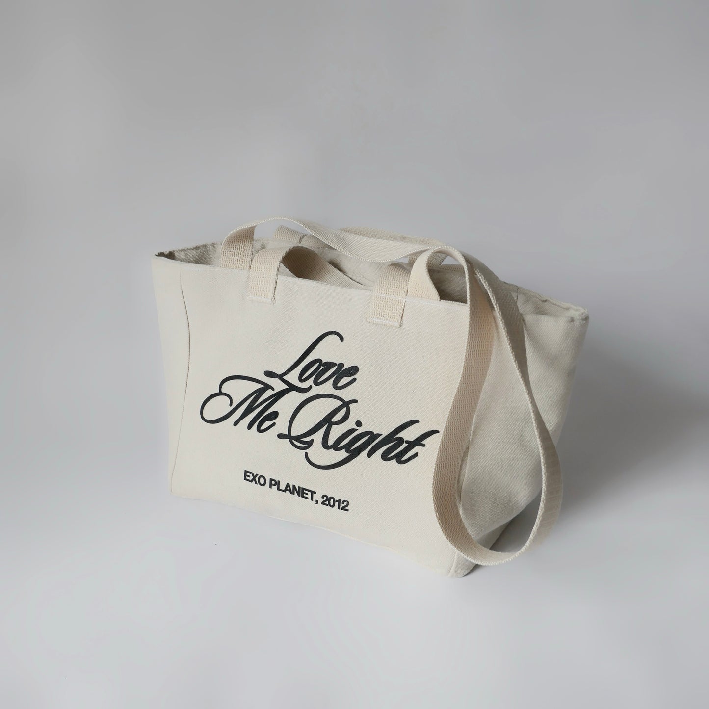 LOVE ME RIGHT TOTE