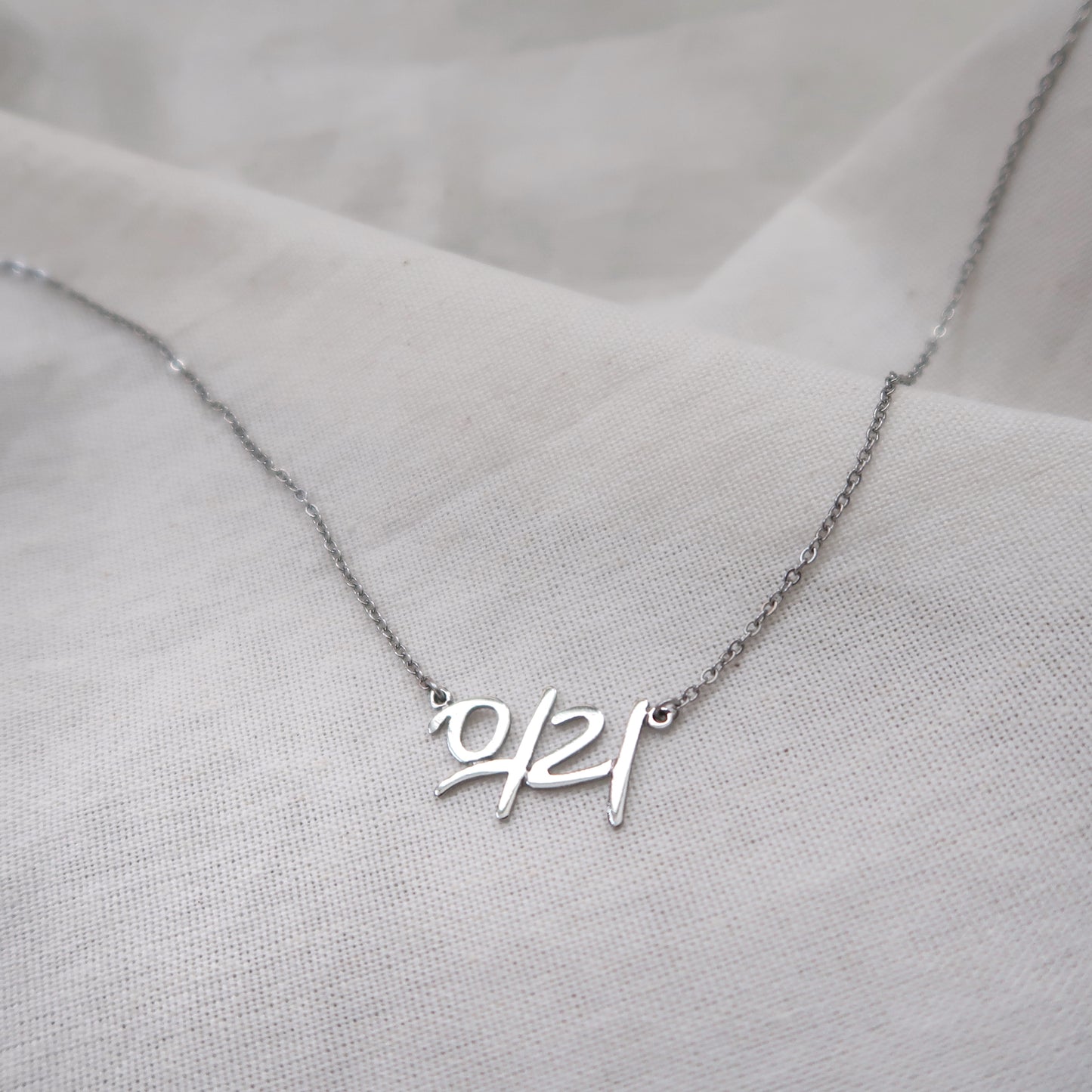 의리 (LOYALTY) NECKLACE