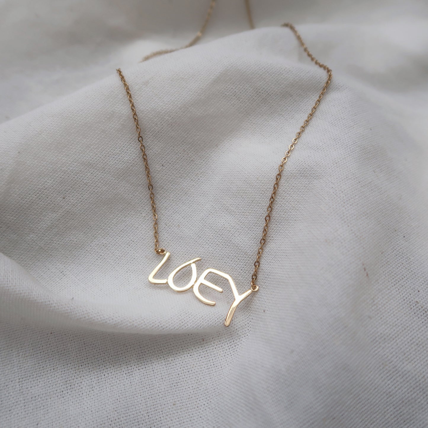 LOEY NECKLACE