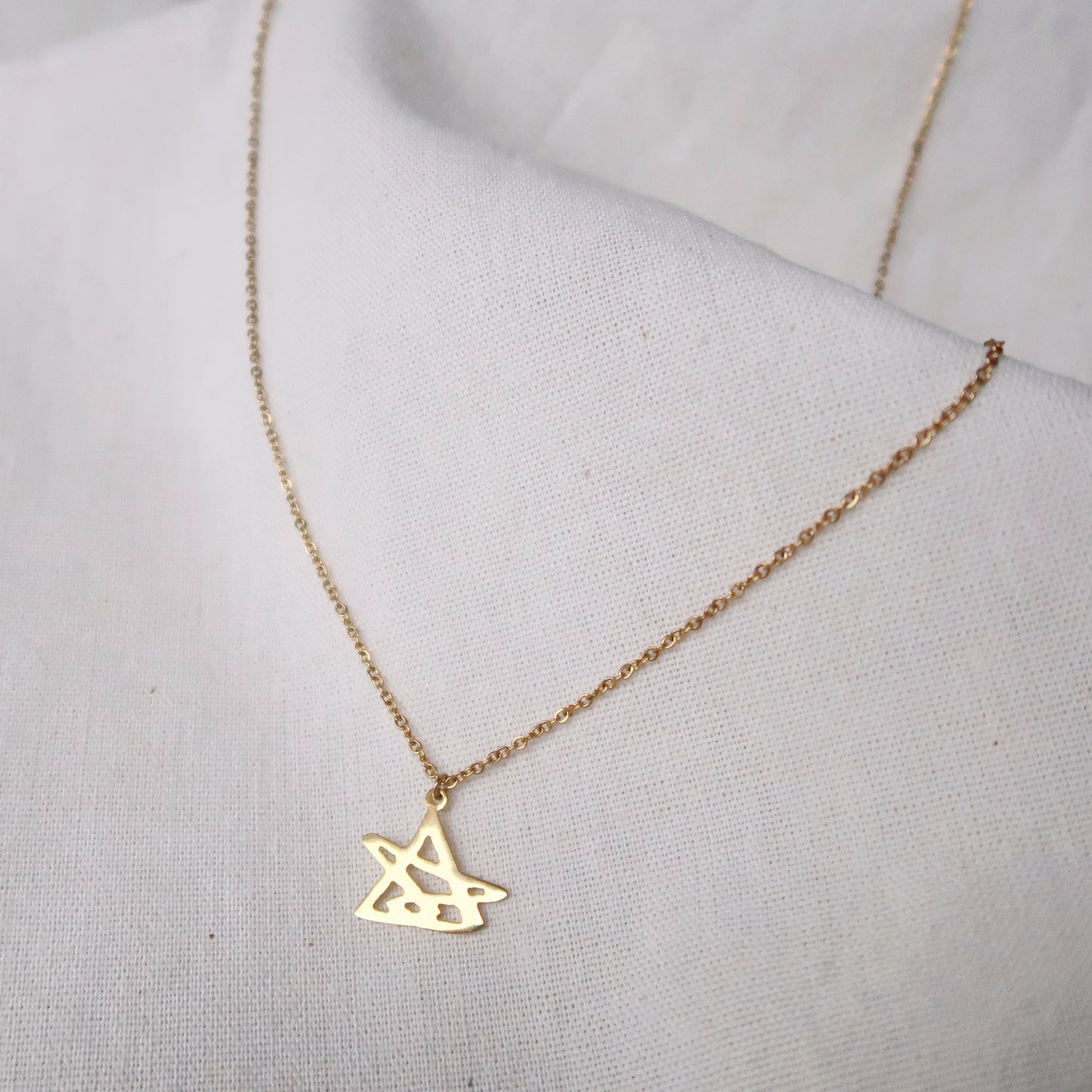 LAY'S STAR NECKLACE
